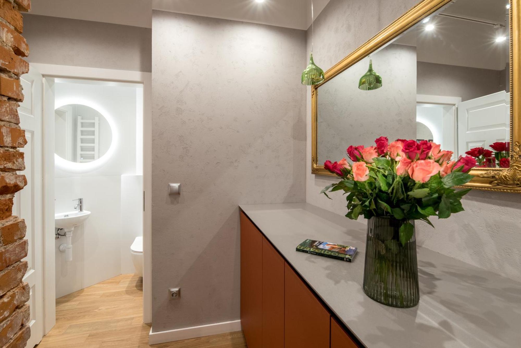 Quiet Luxury On Florianska Apartment Krakow Luaran gambar